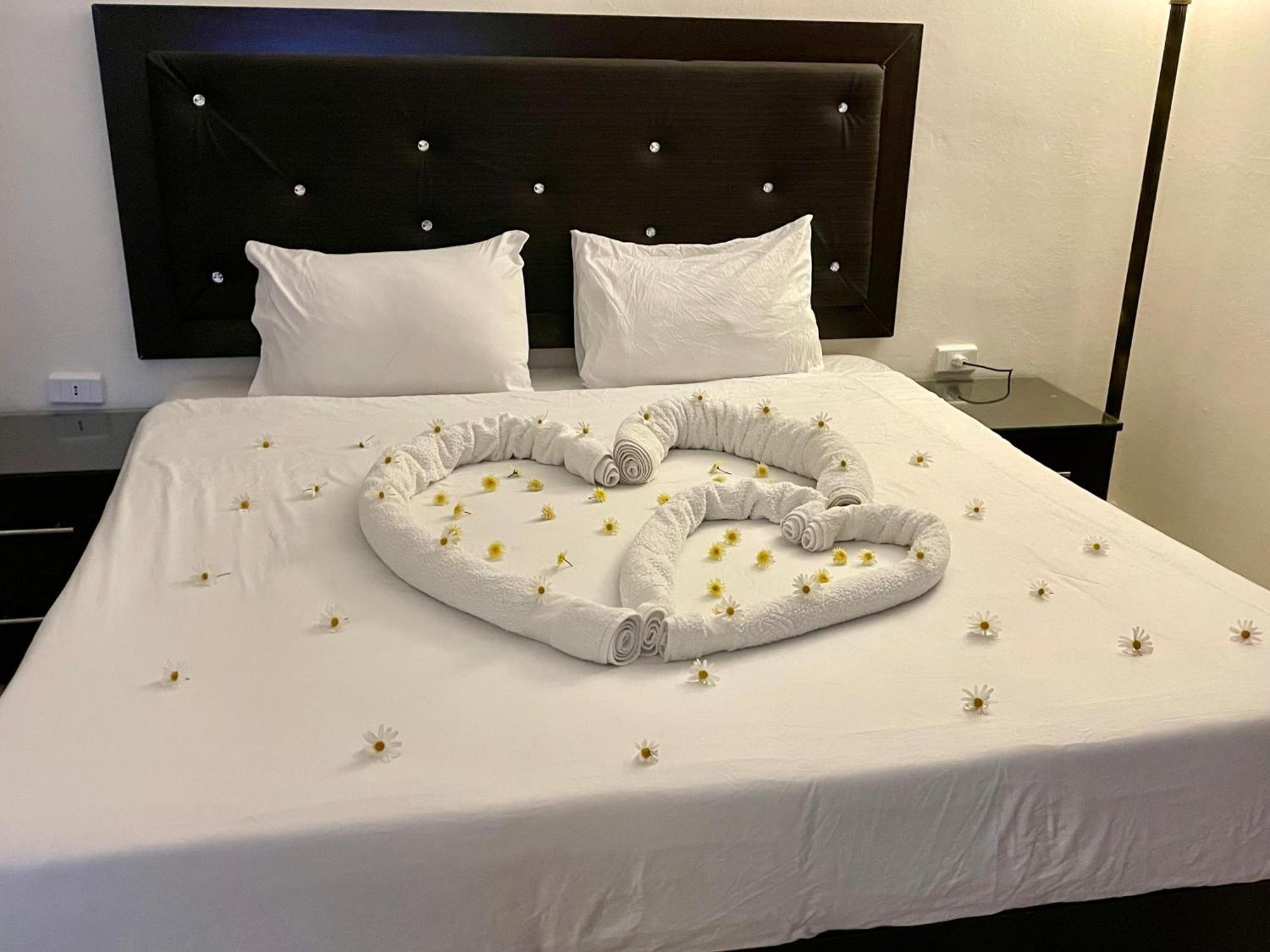 Aţ Ţayyibah Plaza View Hostel מראה חיצוני תמונה