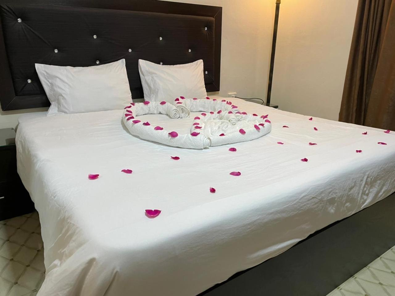 Aţ Ţayyibah Plaza View Hostel מראה חיצוני תמונה