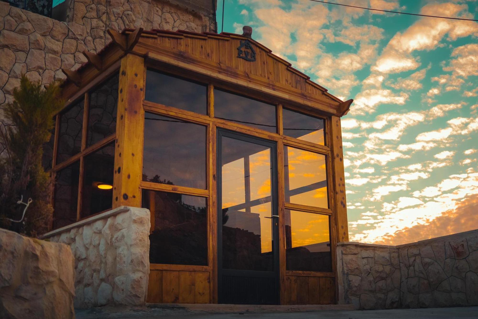 Aţ Ţayyibah Plaza View Hostel מראה חיצוני תמונה