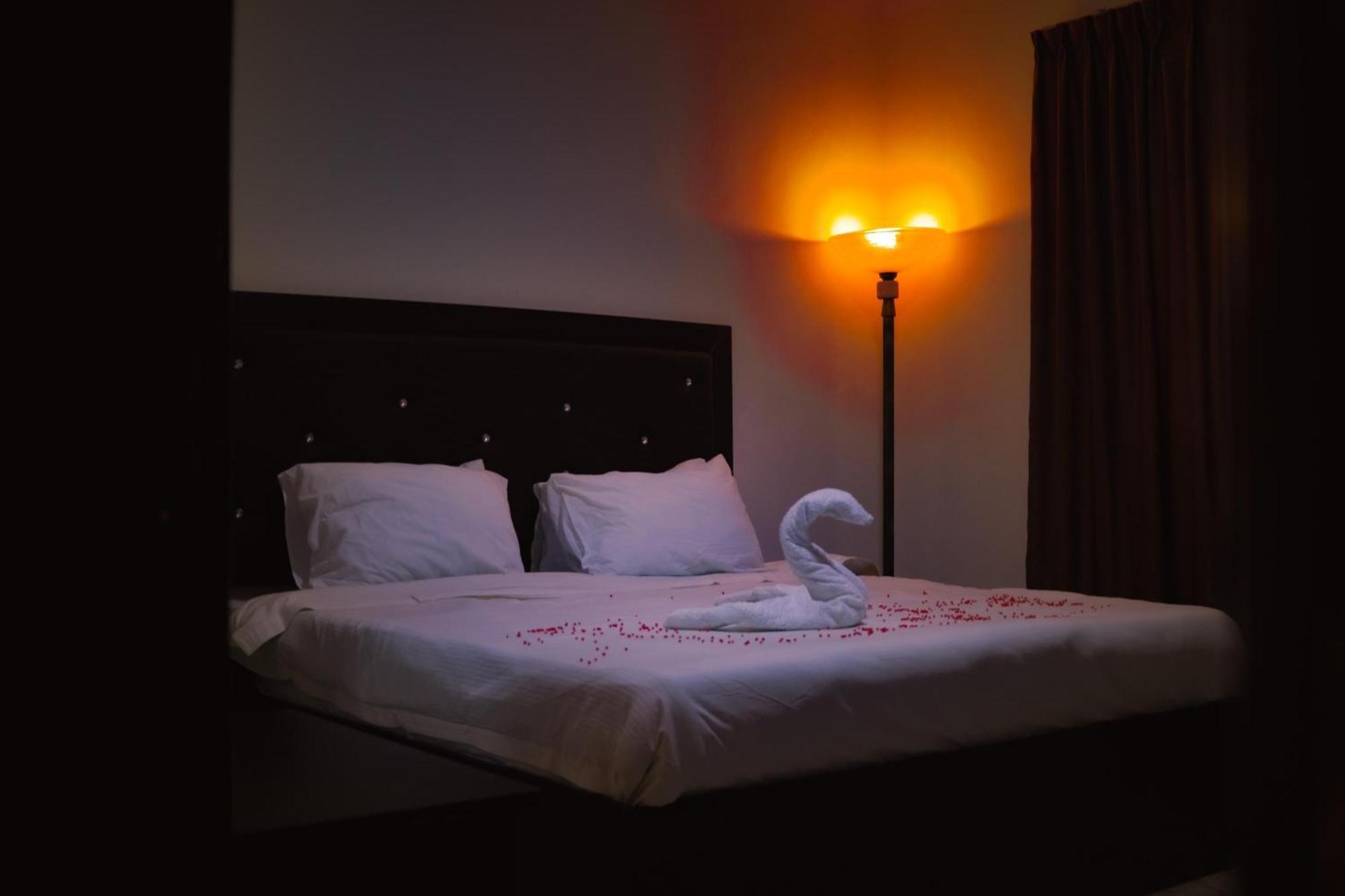 Aţ Ţayyibah Plaza View Hostel מראה חיצוני תמונה