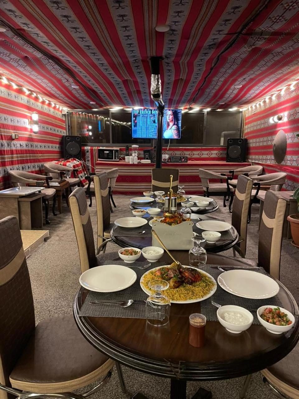 Aţ Ţayyibah Plaza View Hostel מראה חיצוני תמונה