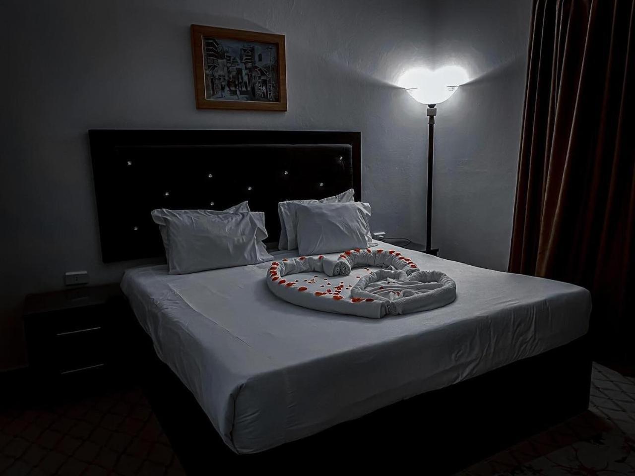 Aţ Ţayyibah Plaza View Hostel מראה חיצוני תמונה